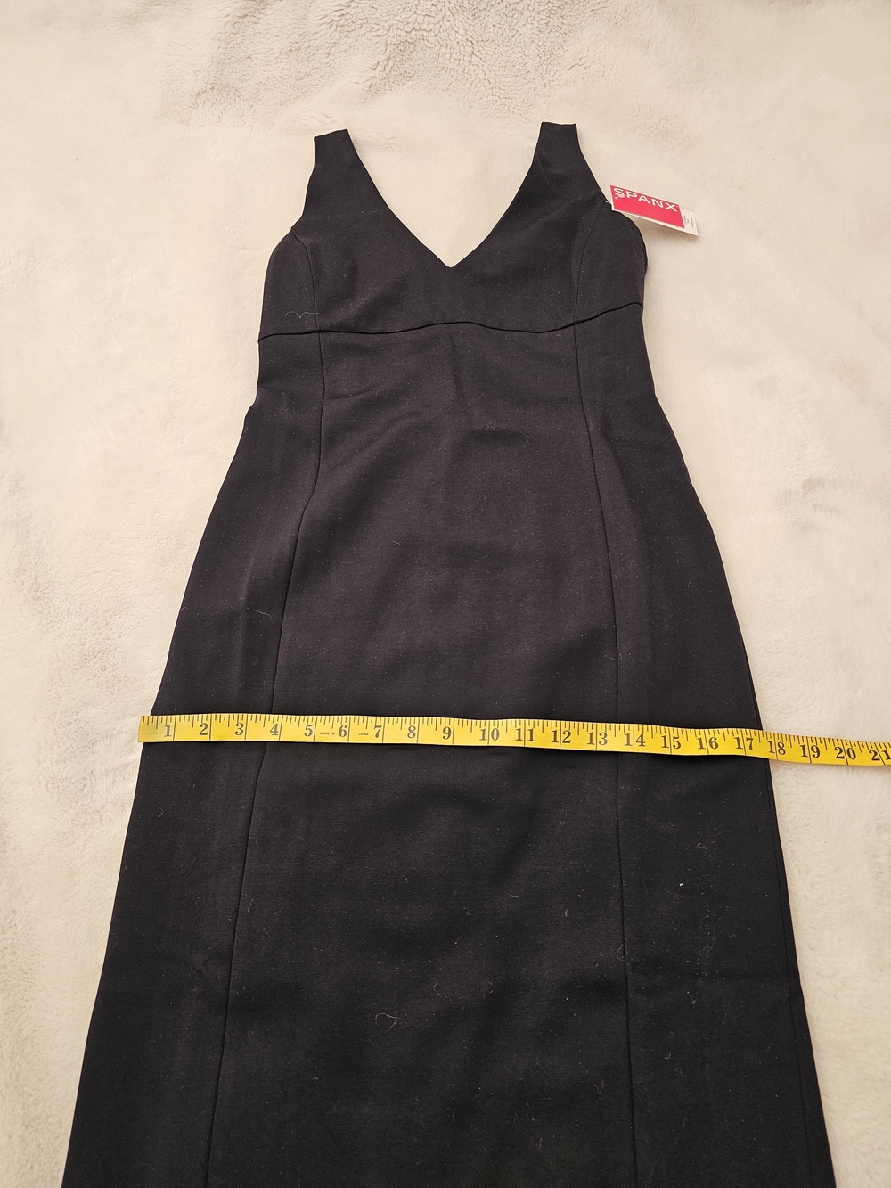 New Spanx Low V-Neck Midi Dress Size Medium - Picture 7 of 16